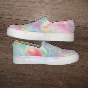 TYE DYE Steve Madden Sneakers